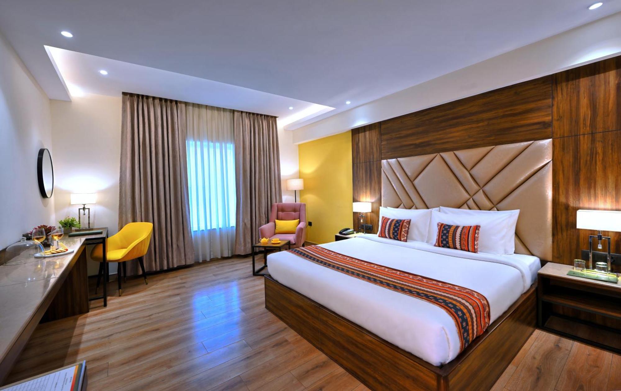Golden Tulip Agra Hotel Agra  Exterior photo