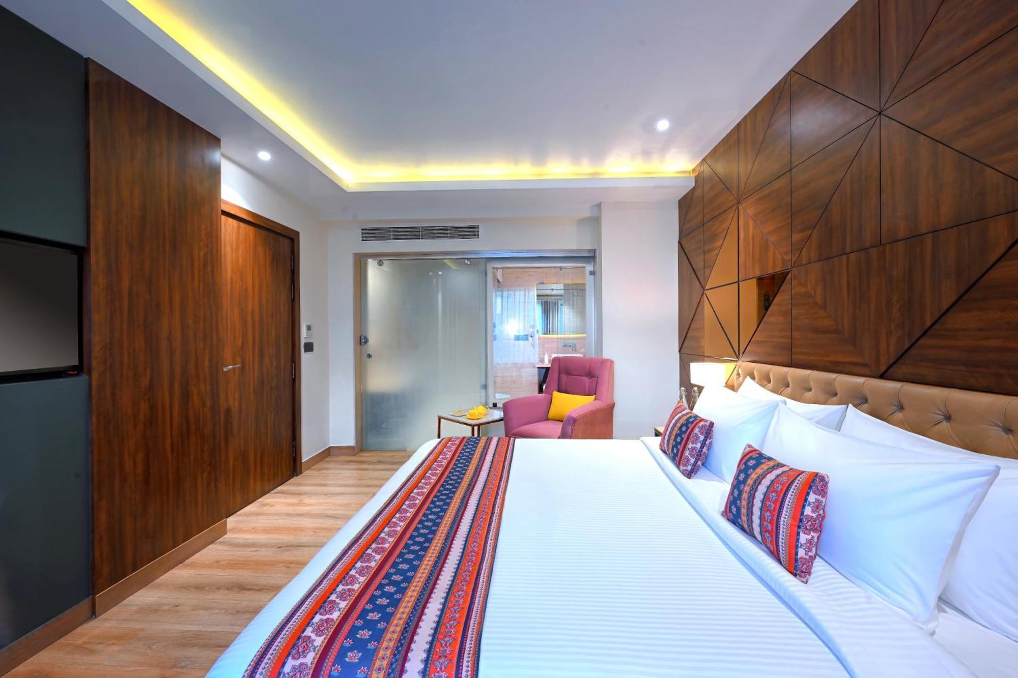 Golden Tulip Agra Hotel Agra  Exterior photo
