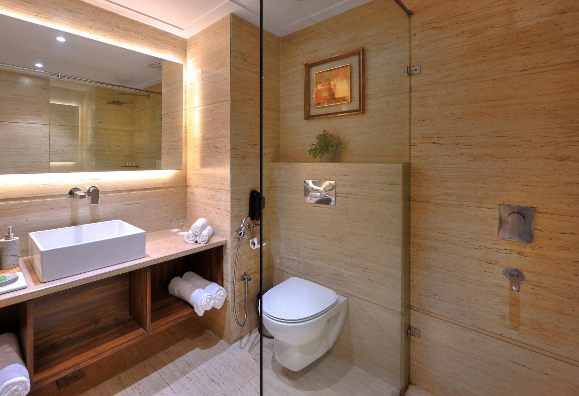 Golden Tulip Agra Hotel Agra  Exterior photo